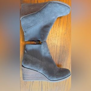 Toms brown booties size 6.5.